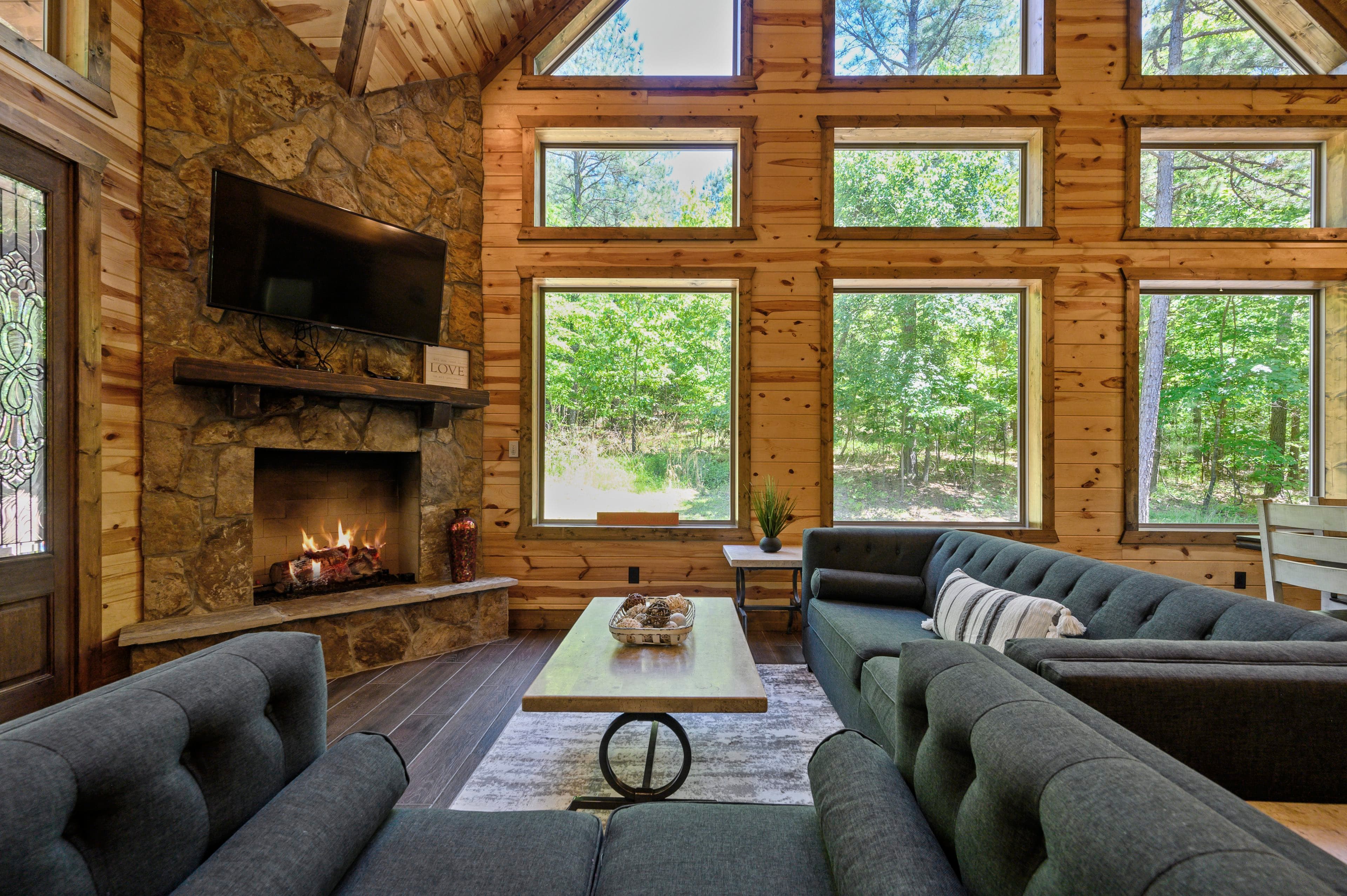 King bedroom upstairs, TV