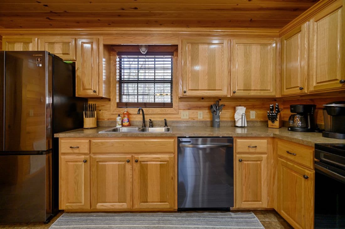 Full kitchen