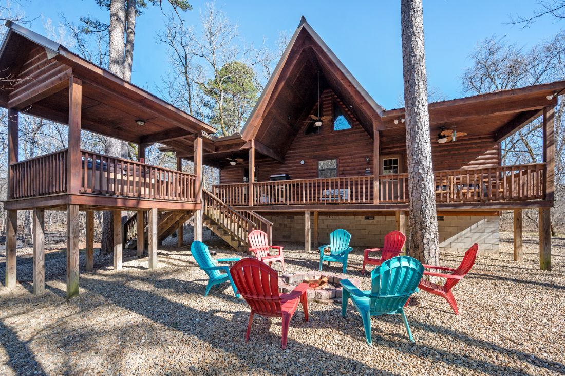 Fire pit in gravel backyard