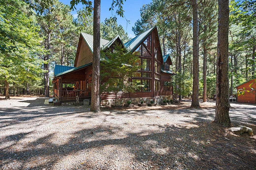 Das Biberhaus is a large two story cabin with four bedrooms