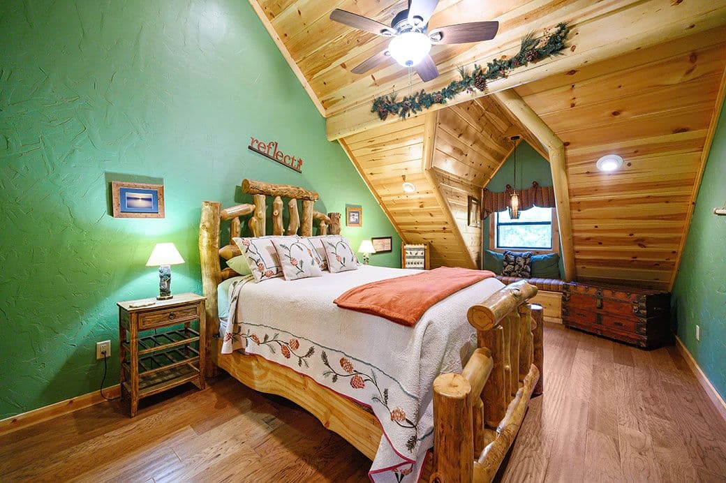 Bedroom with side tables & lamps