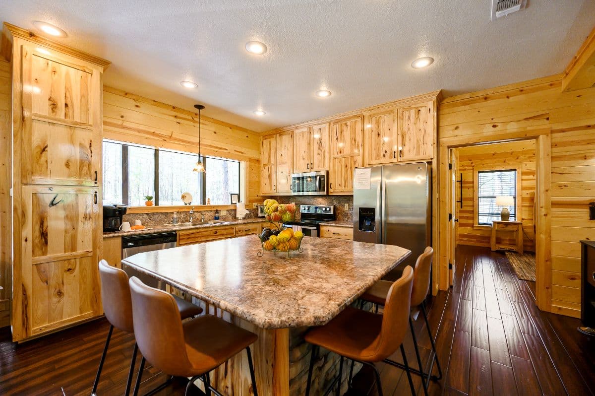 Large island kitchen bar with 4 chairs