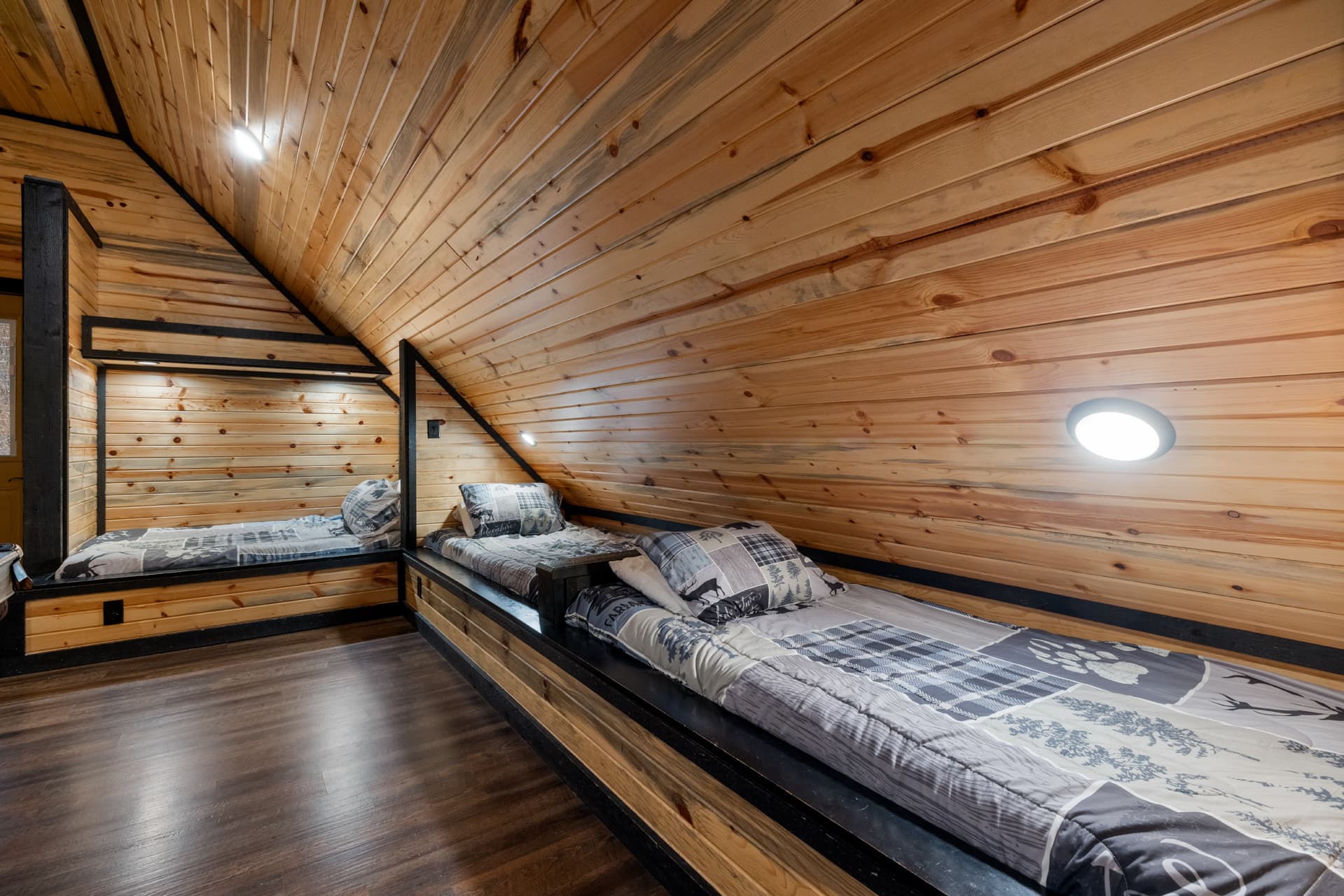 3 twin beds