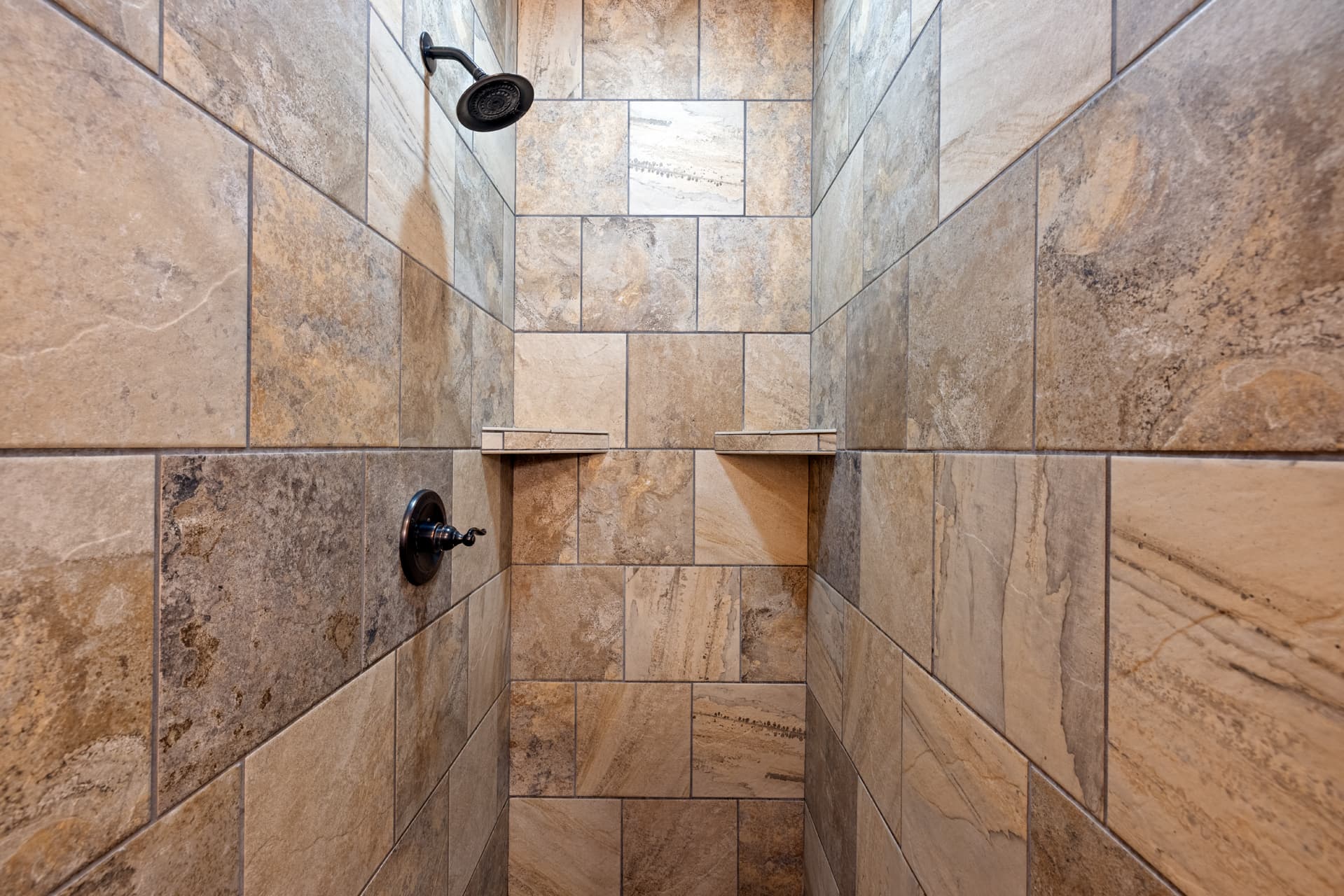 Shower/Tub and sink