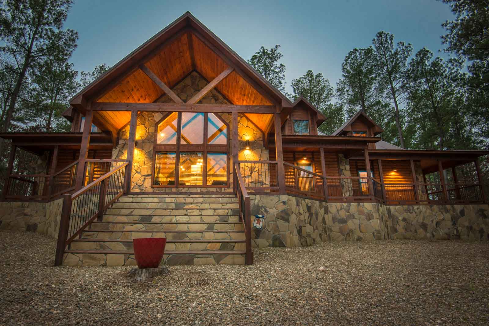 Front of log cabin with stairs, about 8 steps