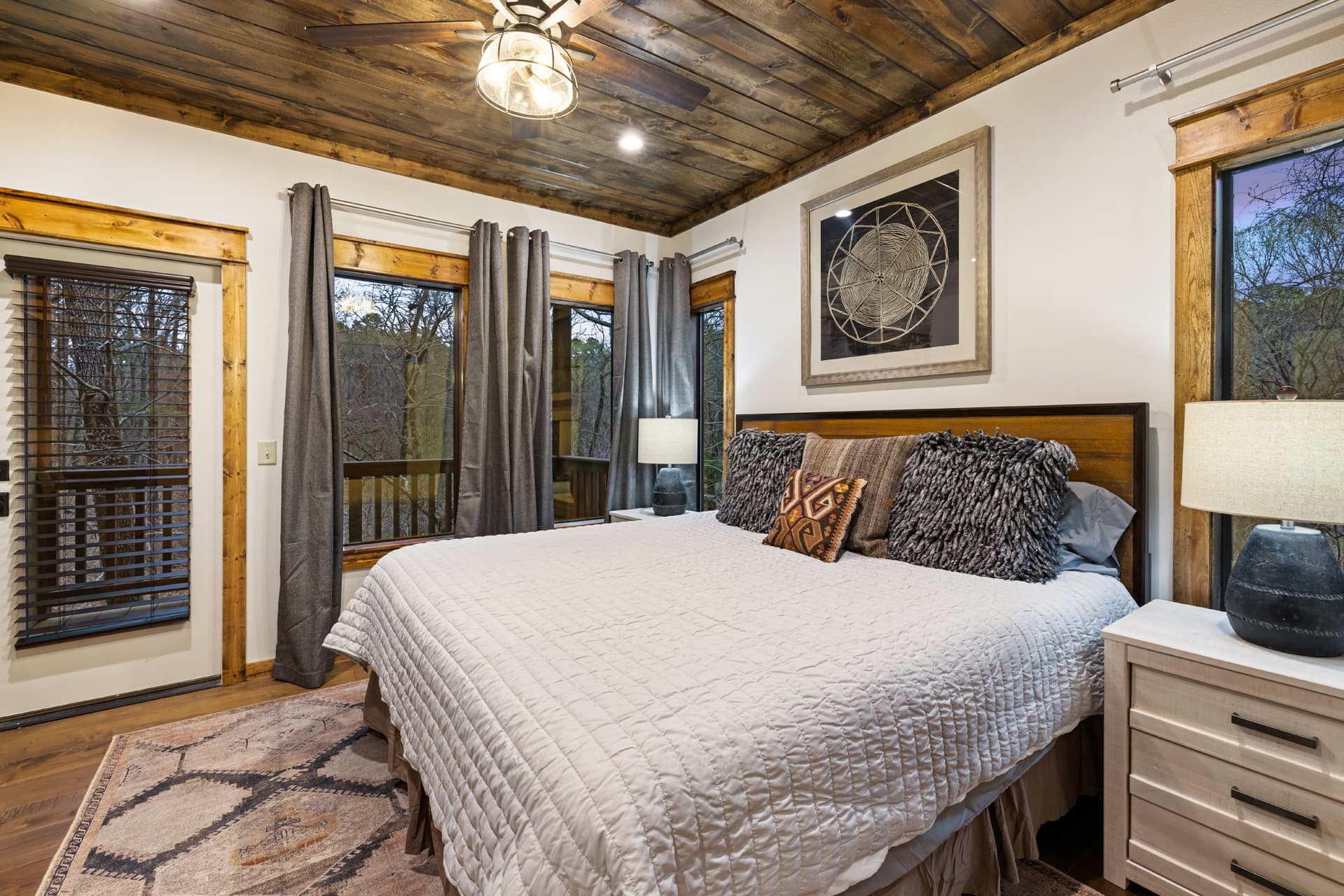king downstairs bedroom, side tables, lamps