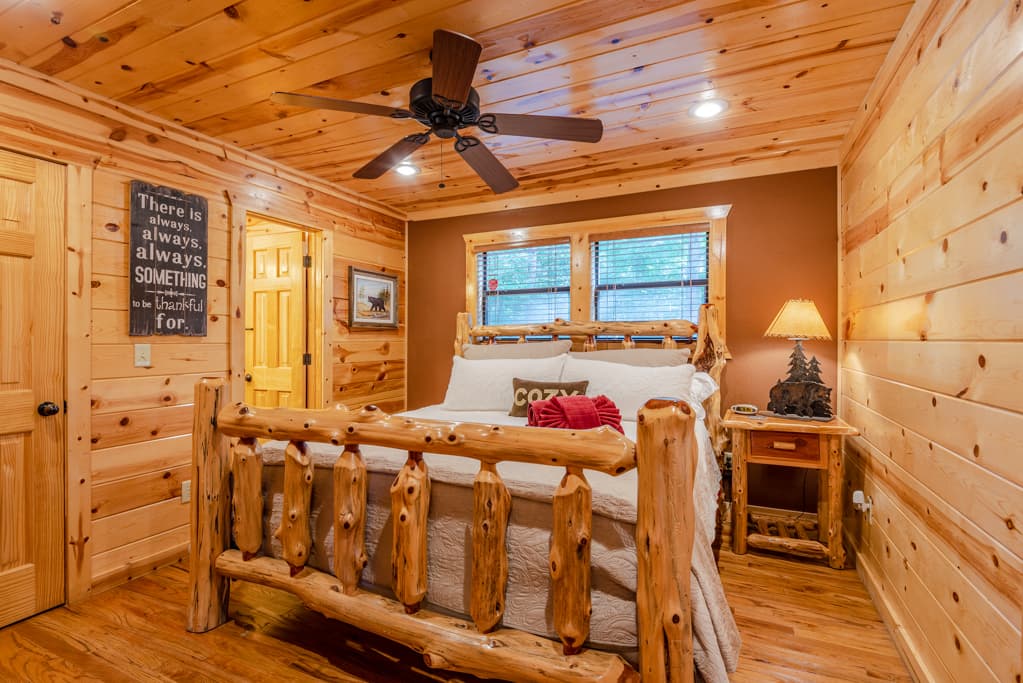 King bedroom with side table and lamp