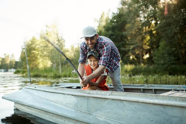 An image of people fishing in Beavers Bend State Park.