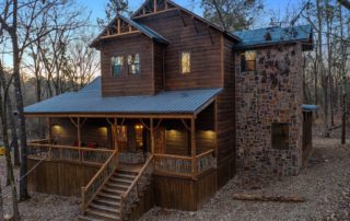 The exterior of one of the top cabins in Hochatown, Oklahoma, to stay at on a summer vacation.