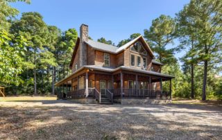 An Oklahoma cabin rental in Hochatown.